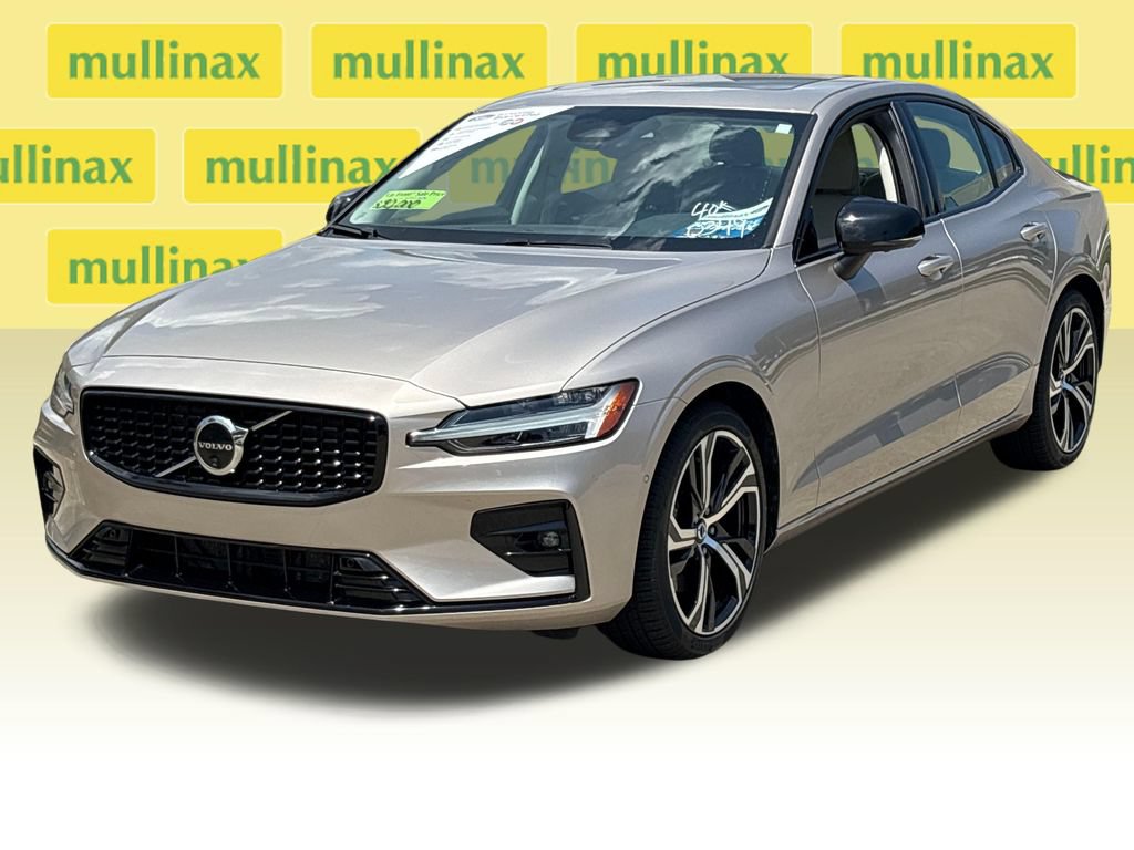 Used 2024 Volvo S60 B5 Plus AWD/4WD image 13