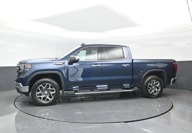 Used 2023 GMC Sierra 1500 SLT w/ SLT Premium Package AWD/4WD image 4