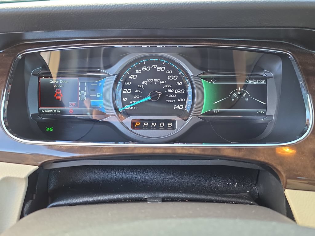 Certified 2018 Ford Taurus Limited w/ Driver Assist Package FWD image 16