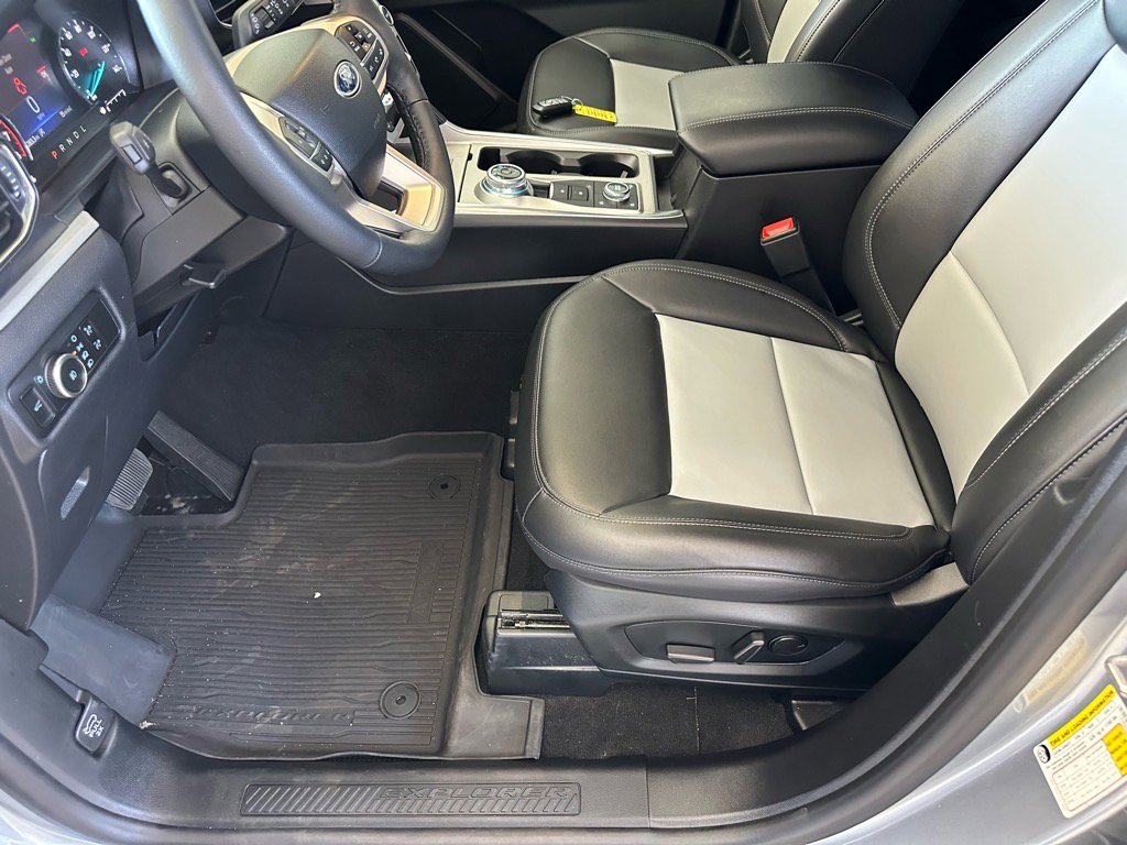 Certified 2024 Ford Explorer XLT w/ Equipment Group 202A image 18