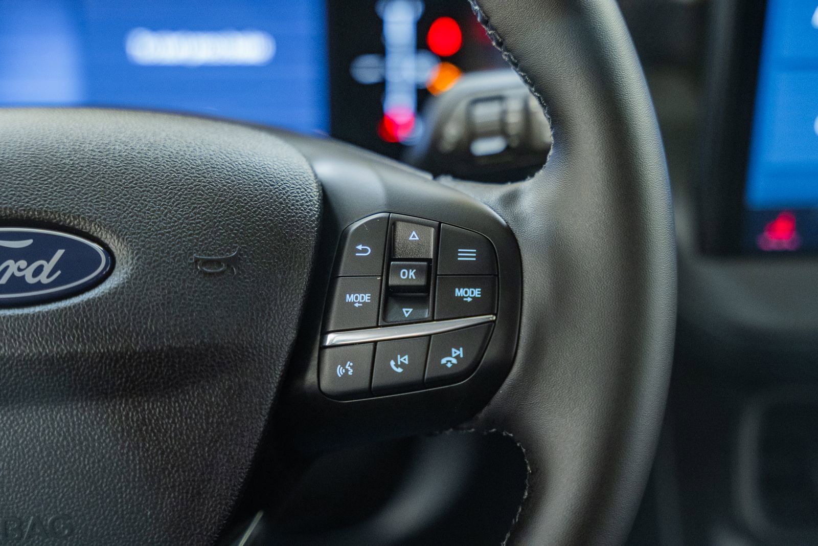 Certified 2026 Ford Maverick Lariat w/ Black Appearance Package image 33