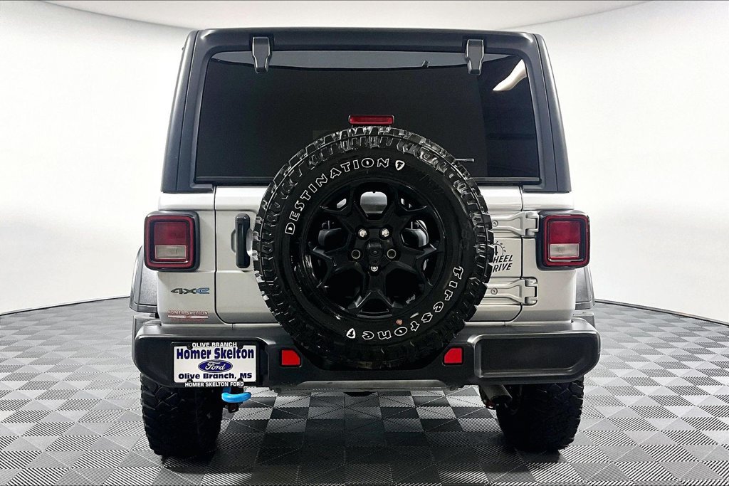Used 2023 Jeep Wrangler Unlimited w/ Cold Weather Group AWD/4WD image 4