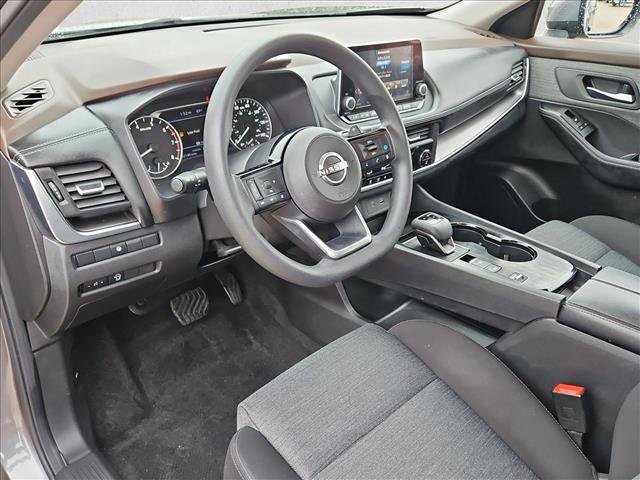 Used 2023 Nissan Rogue SV FWD image 10