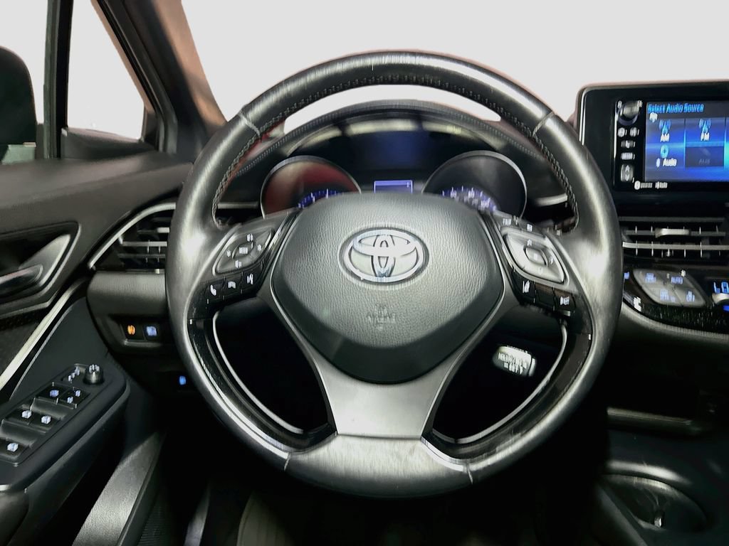 Used 2018 Toyota C-HR XLE FWD image 33