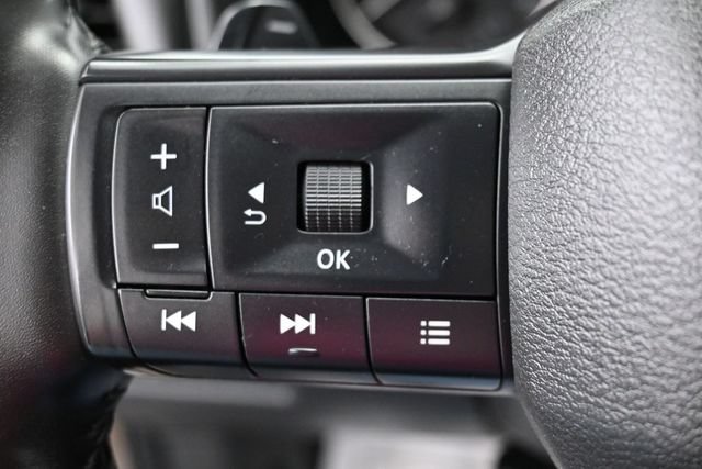Used 2025 Nissan Rogue SV FWD image 17