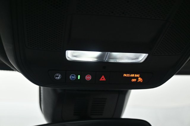 Used 2025 Chevrolet Equinox LT AWD/4WD image 16