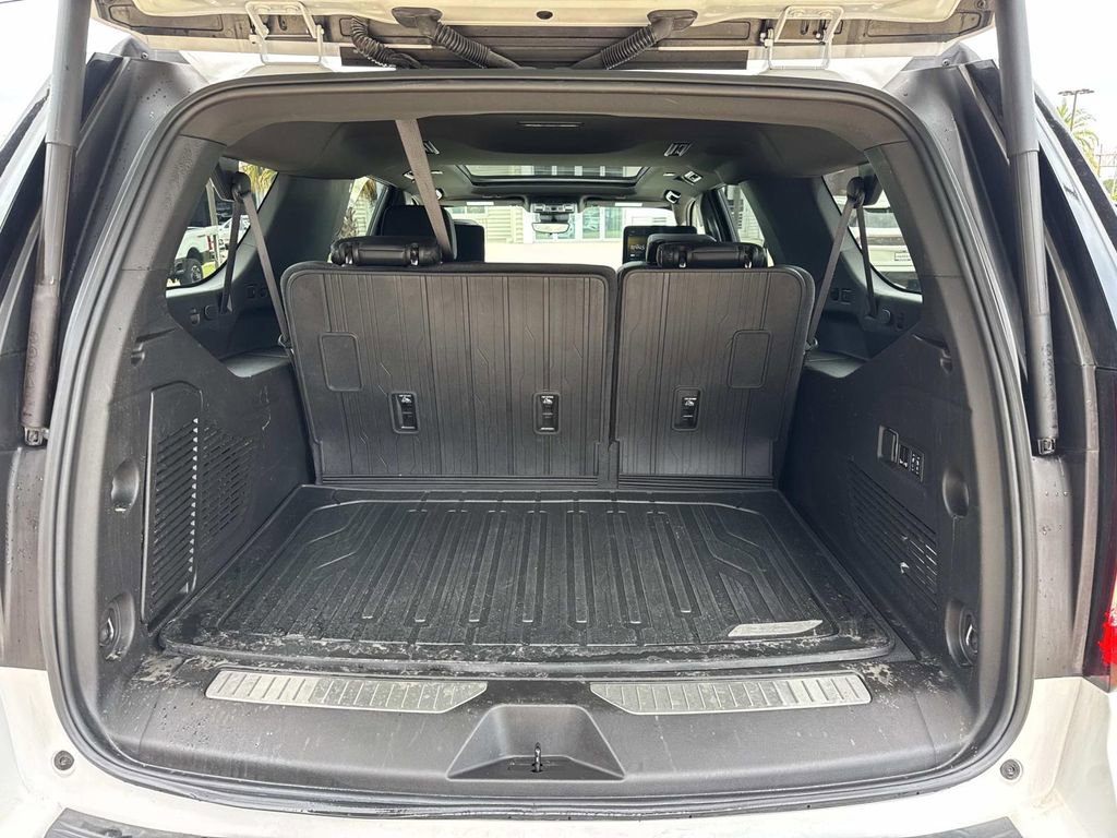 Used 2024 GMC Yukon XL Denali w/ Denali Reserve Package RWD image 12