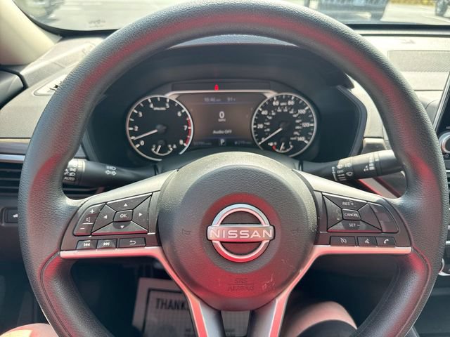 Used 2025 Nissan Altima 2.5 SV FWD image 14