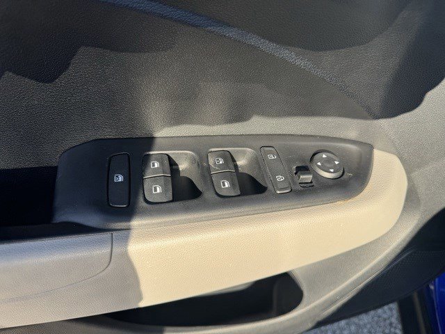 Used 2024 Hyundai Venue SEL image 11