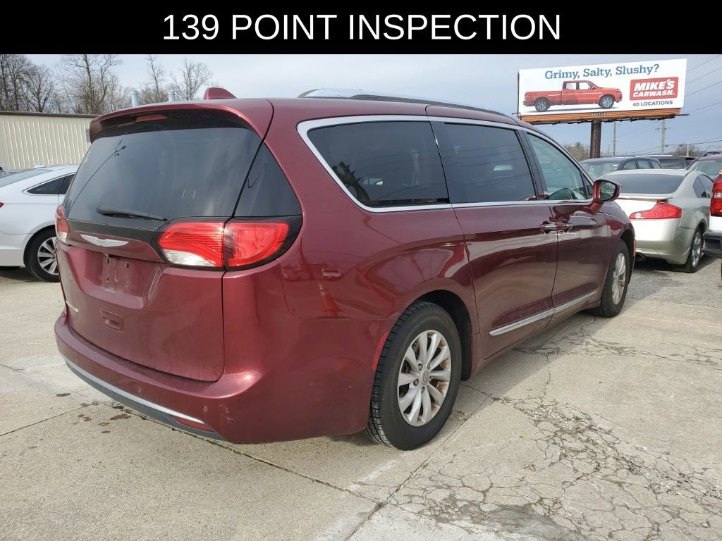 Used 2018 Chrysler Pacifica Touring-L w/ Advanced Safetytec Group image 4