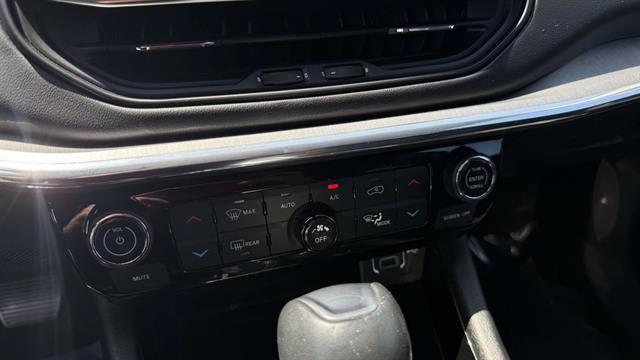 Used 2022 Jeep Compass High Altitude AWD/4WD image 21
