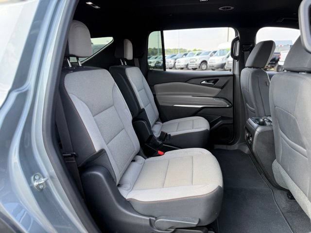 Used 2025 Chevrolet Traverse LT AWD/4WD image 17