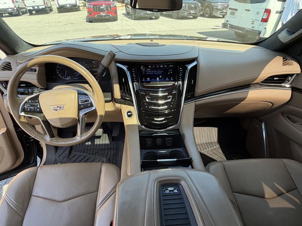 Used 2019 Cadillac Escalade Platinum w/ Escalade Sport Edition image 7