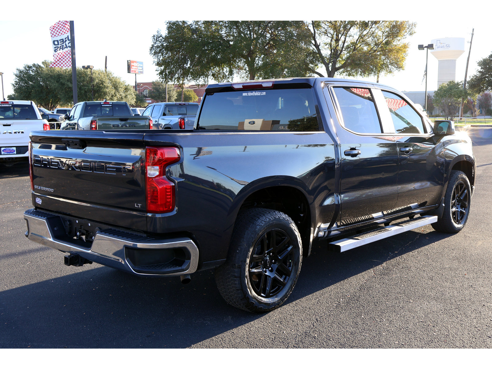 Used 2024 Chevrolet Silverado 1500 LT RWD image 12