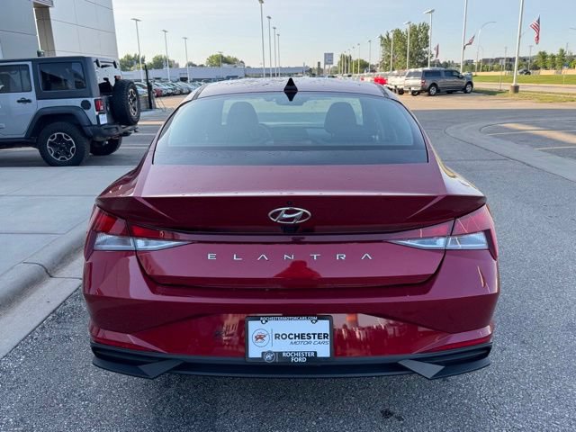 Used 2023 Hyundai Elantra SEL w/ Preferred Accessory Package FWD image 37