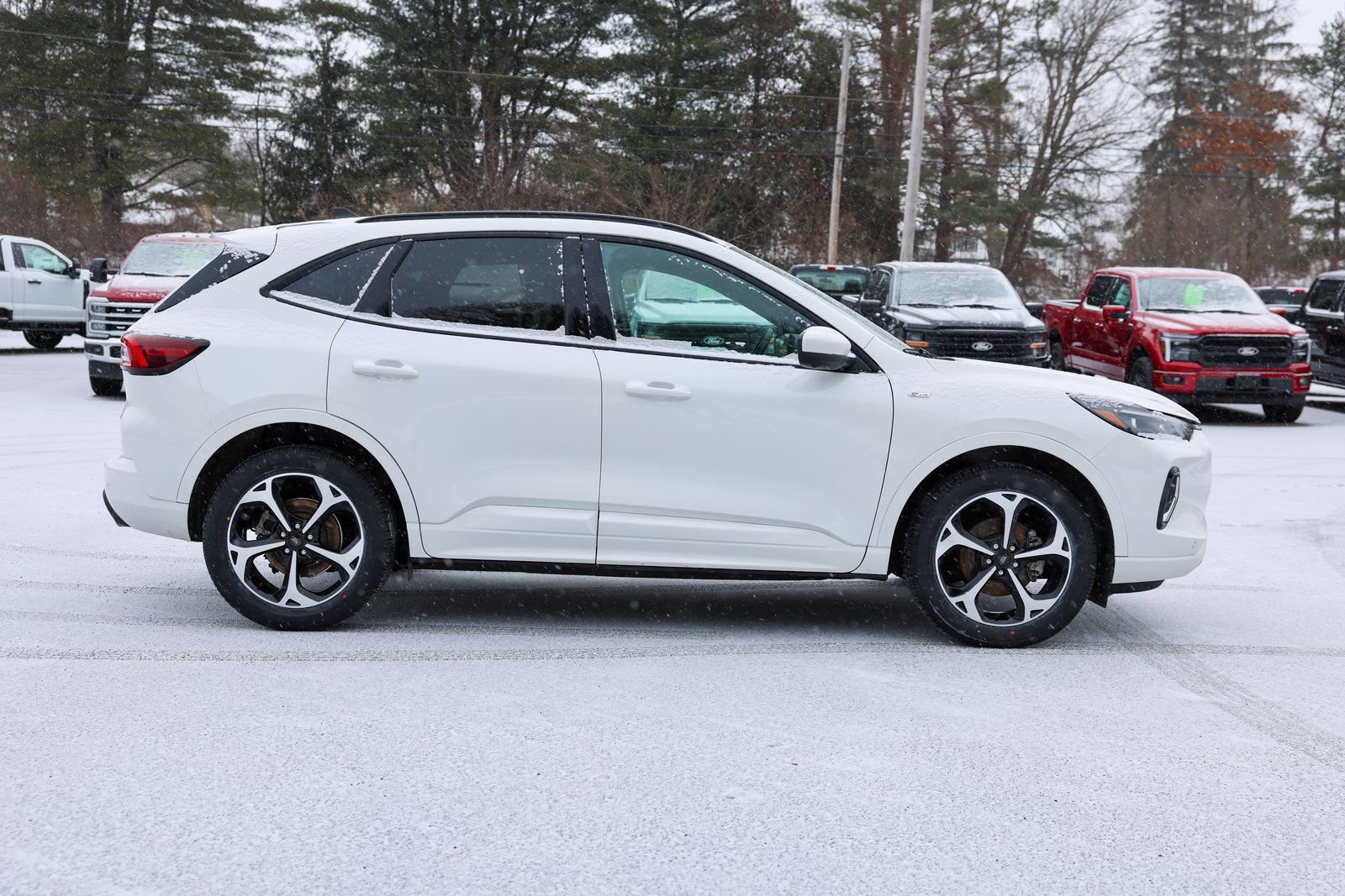 Certified 2023 Ford Escape ST-Line Elite image 6