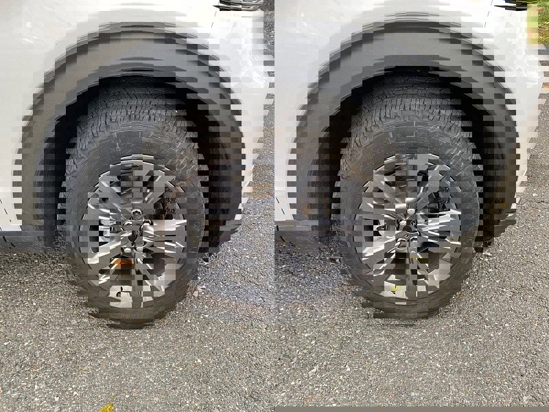 Certified 2022 Ford Explorer XLT w/ Equipment Group 202A image 13