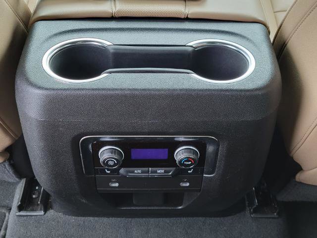 Used 2024 Chevrolet Suburban Premier image 16