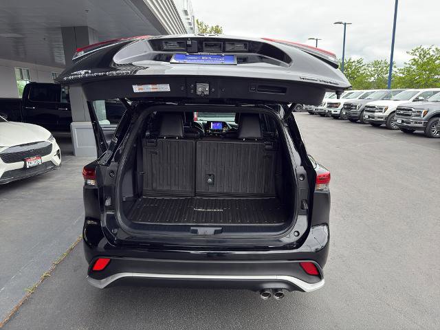 Used 2023 Toyota Highlander XSE AWD/4WD image 6