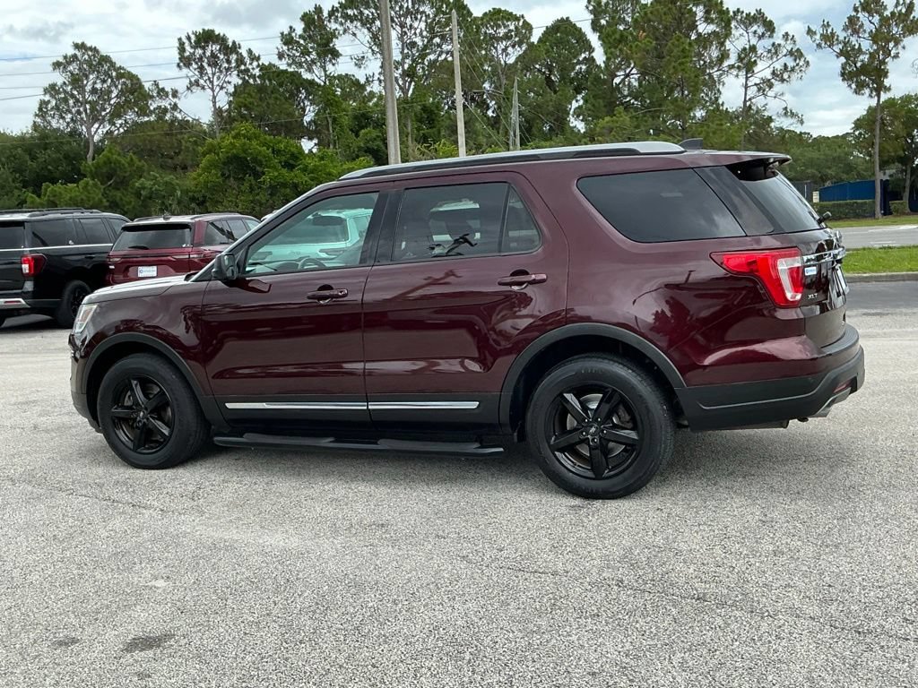 Certified 2018 Ford Explorer XLT FWD image 9