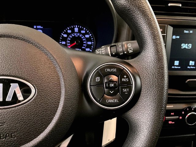 Used 2020 Kia Soul LX FWD image 18