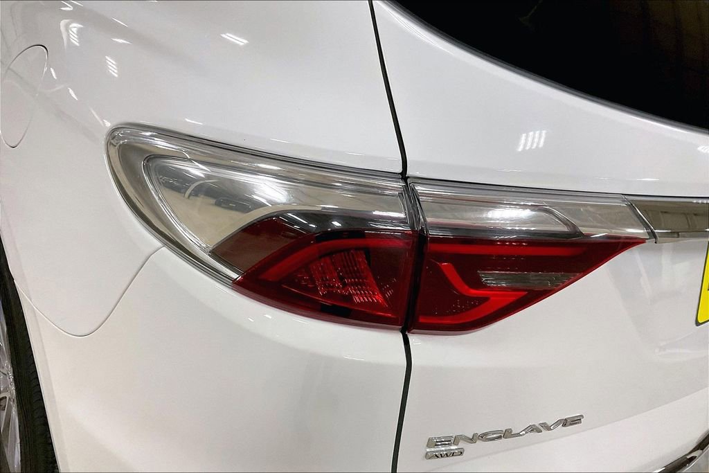 Used 2024 Buick Enclave Premium AWD/4WD image 28