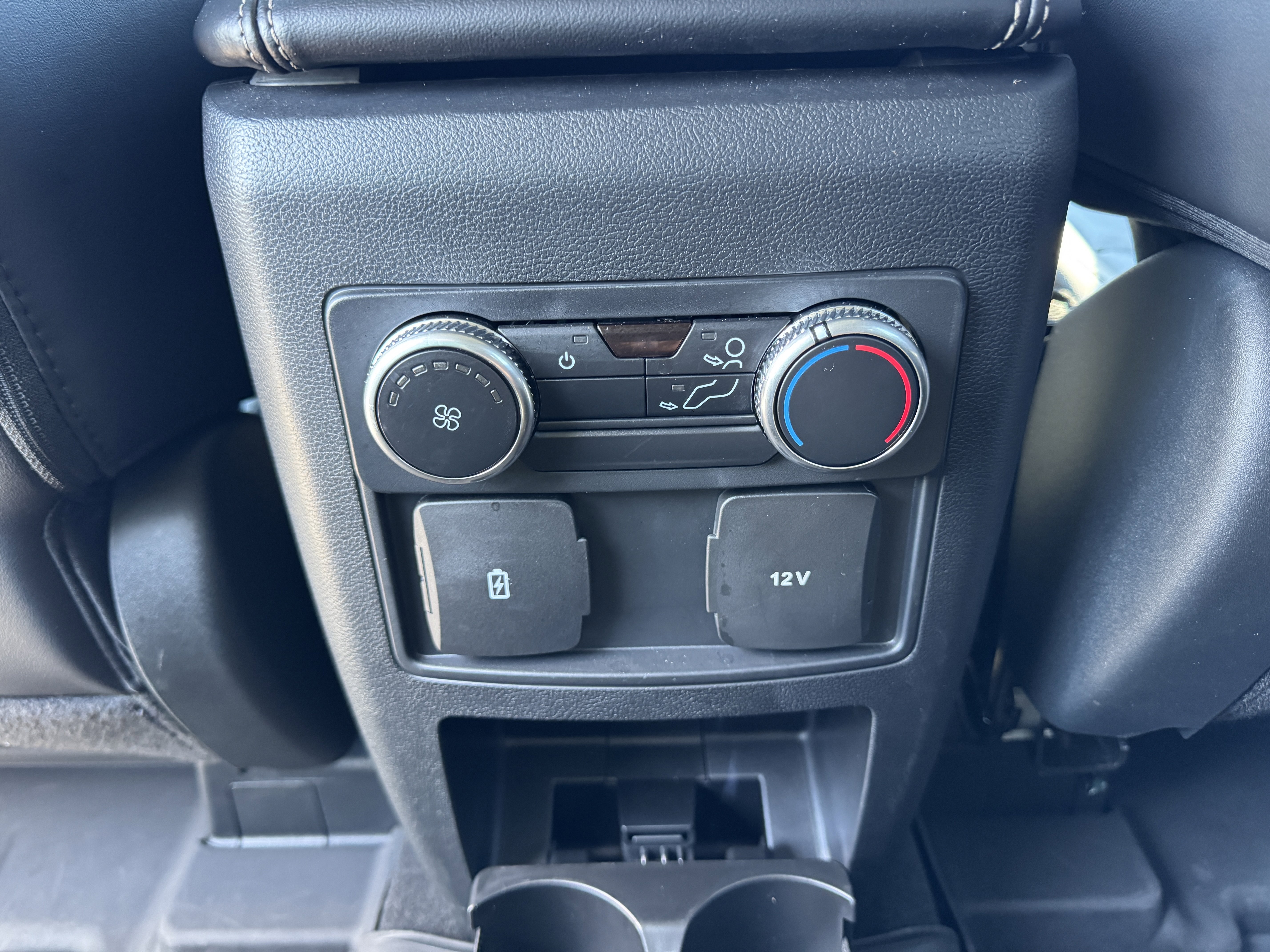 Certified 2022 Ford Explorer XLT w/ Equipment Group 202A image 34