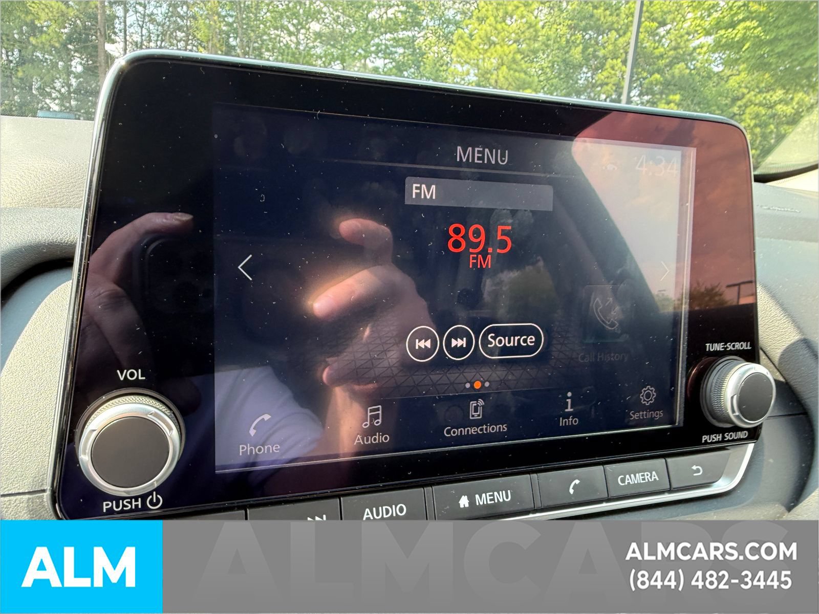 Used 2025 Nissan Rogue SV FWD image 14