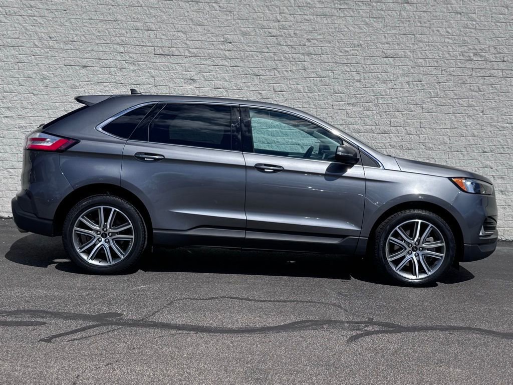 Certified 2023 Ford Edge Titanium AWD/4WD image 2