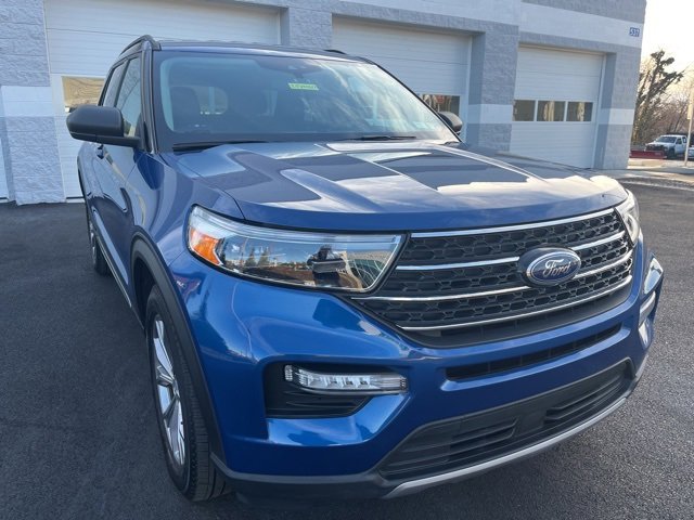 Certified 2022 Ford Explorer XLT w/ Equipment Group 202A image 9