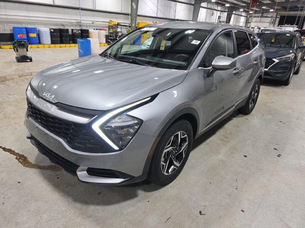 Used 2023 Kia Sportage LX FWD image 3