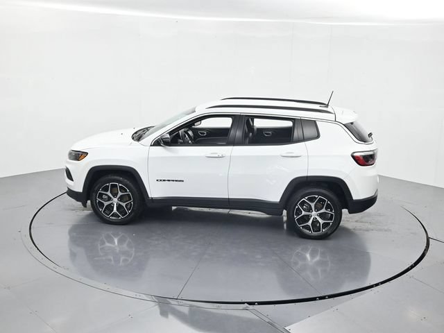 Used 2024 Jeep Compass Latitude AWD/4WD image 45