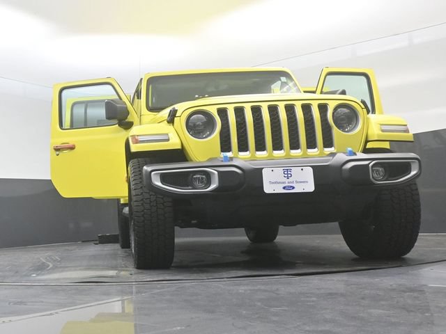 Used 2023 Jeep Wrangler Unlimited Sahara w/ Cold Weather Group AWD/4WD image 30