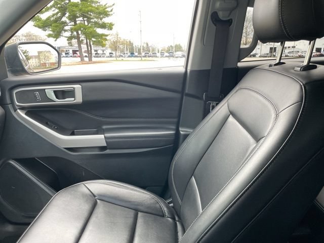 Certified 2024 Ford Explorer XLT w/ Equipment Group 202A AWD/4WD image 19
