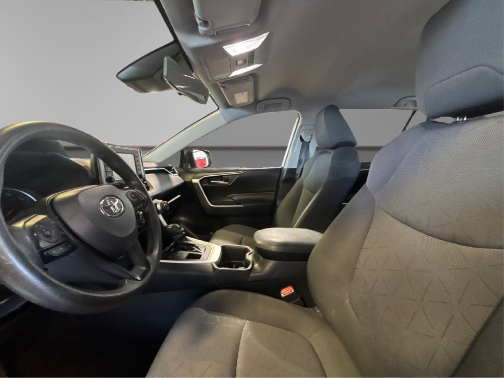 Used 2022 Toyota RAV4 XLE AWD/4WD image 10