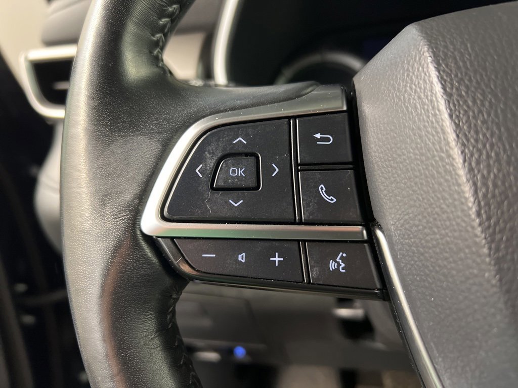 Used 2021 Toyota Highlander XLE image 18