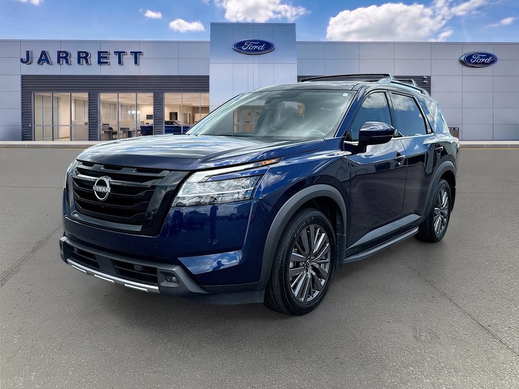Used 2023 Nissan Pathfinder SL w/ SL Premium Package AWD/4WD image 3