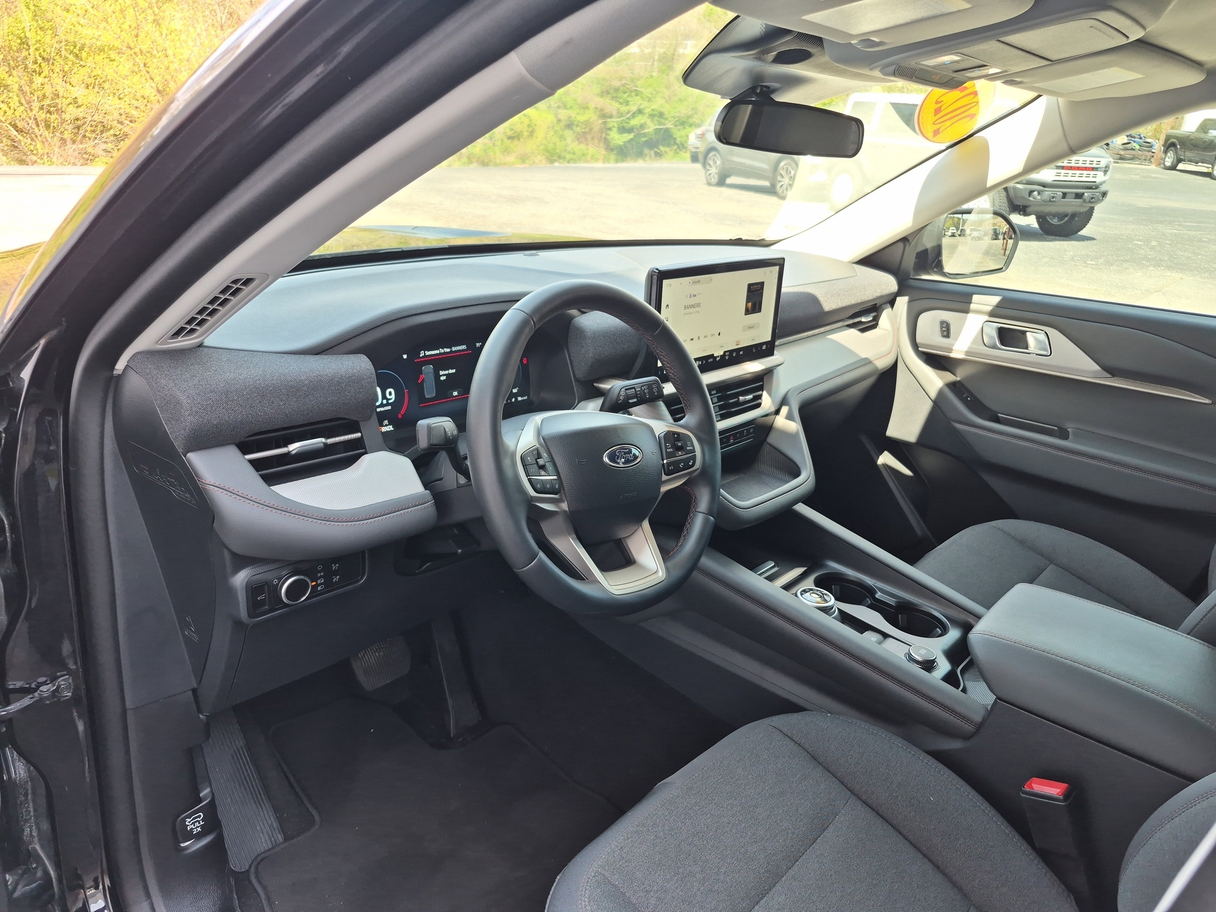 Certified 2025 Ford Explorer Active image 12