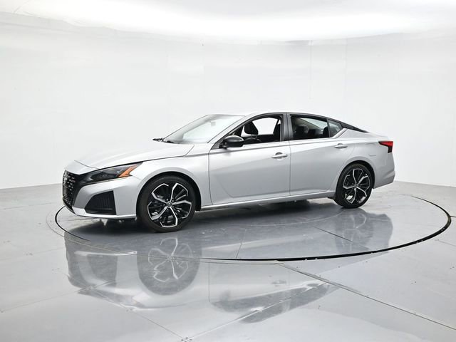 Used 2024 Nissan Altima 2.5 SR FWD image 5