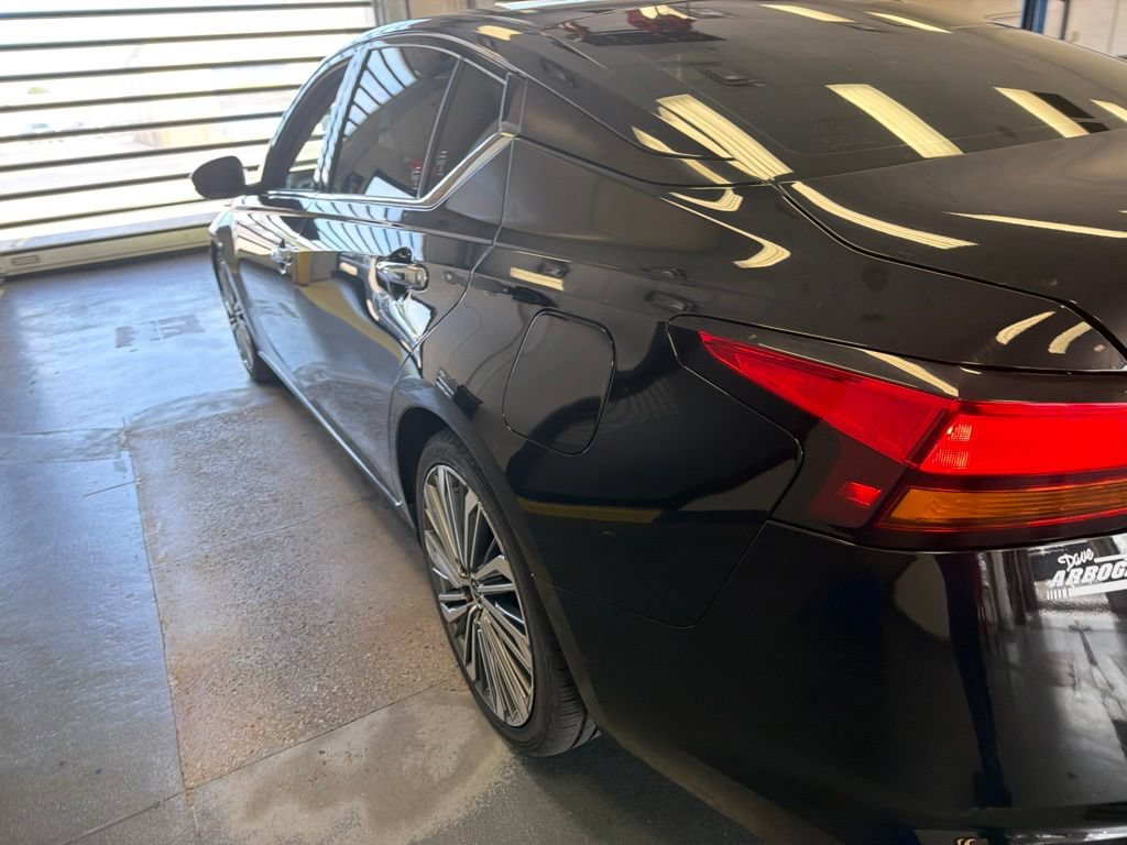 Used 2023 Nissan Altima 2.5 SL FWD image 11