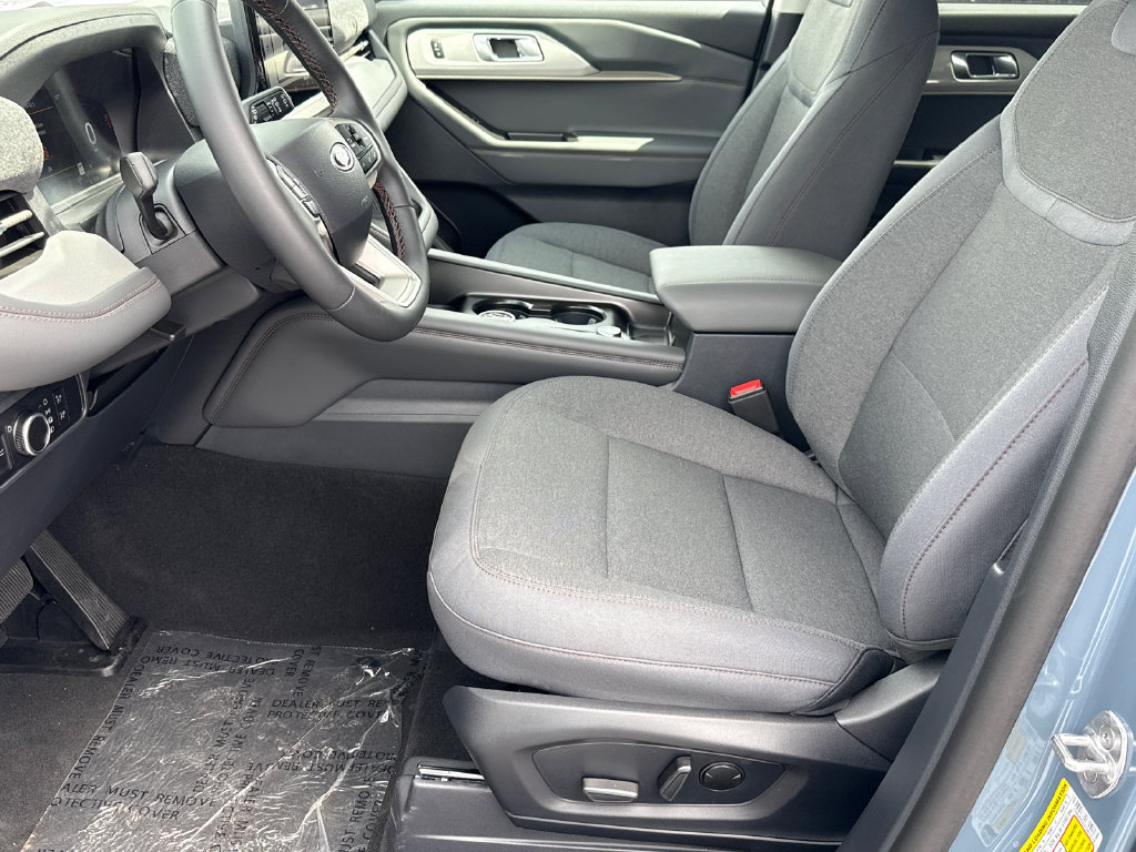 Certified 2026 Ford Explorer Active AWD/4WD image 9
