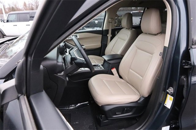 Certified 2023 Ford Explorer XLT w/ Equipment Group 202A image 10