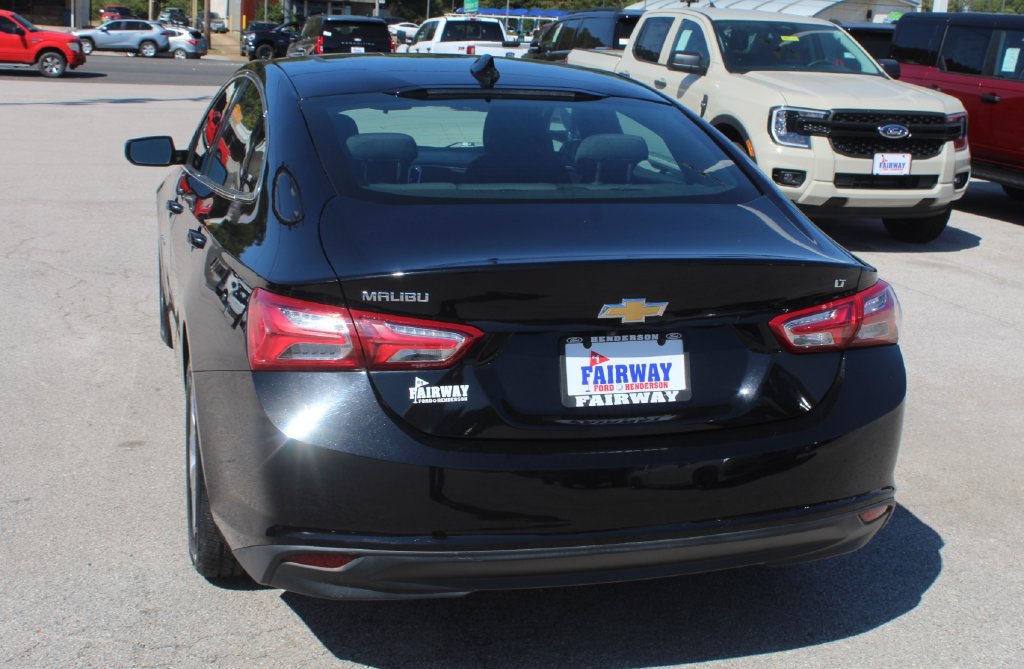 Used 2021 Chevrolet Malibu LT FWD image 10