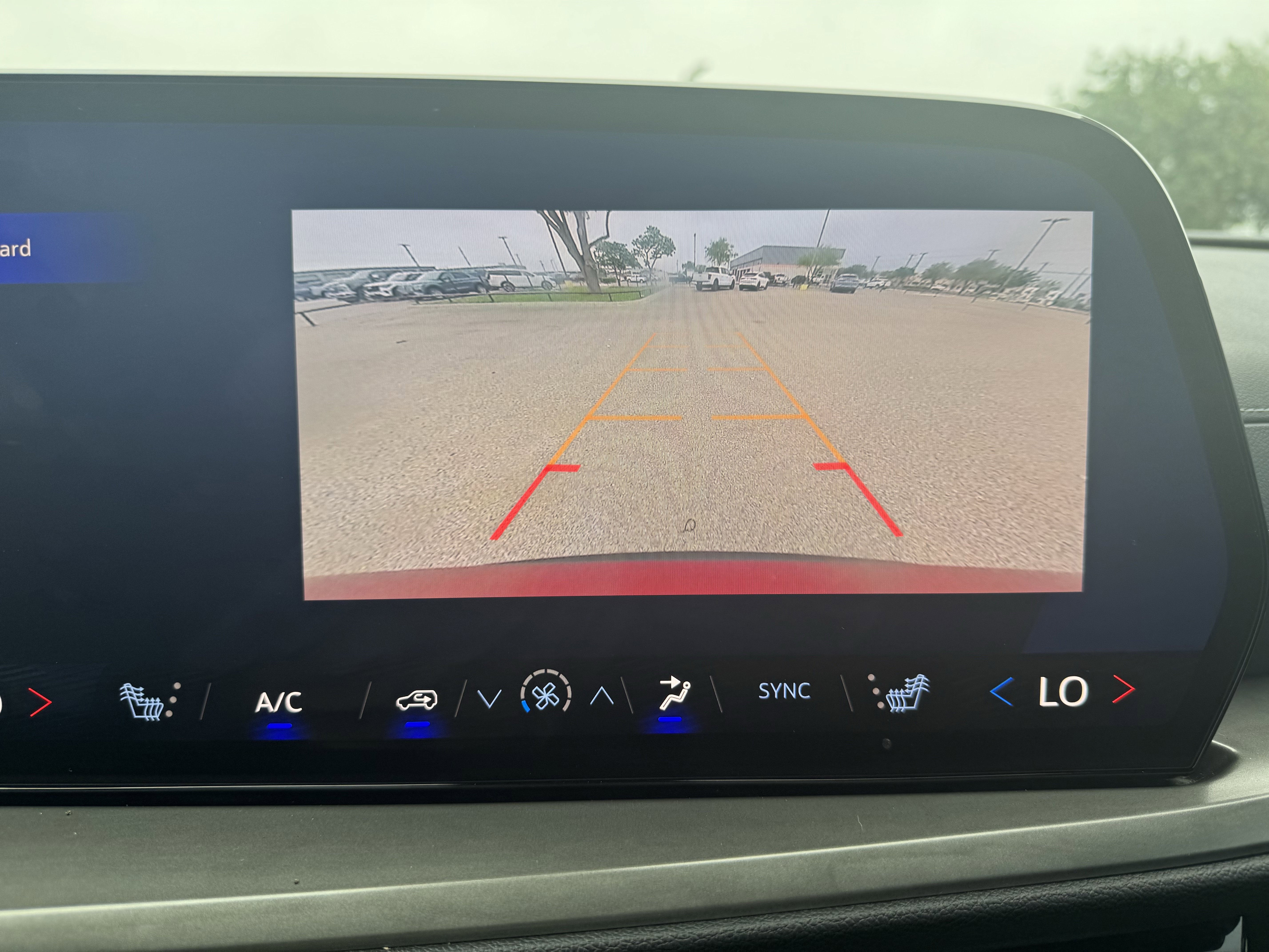 Used 2025 Chevrolet Traverse LT w/ LPO, Floor Liner Package FWD image 16