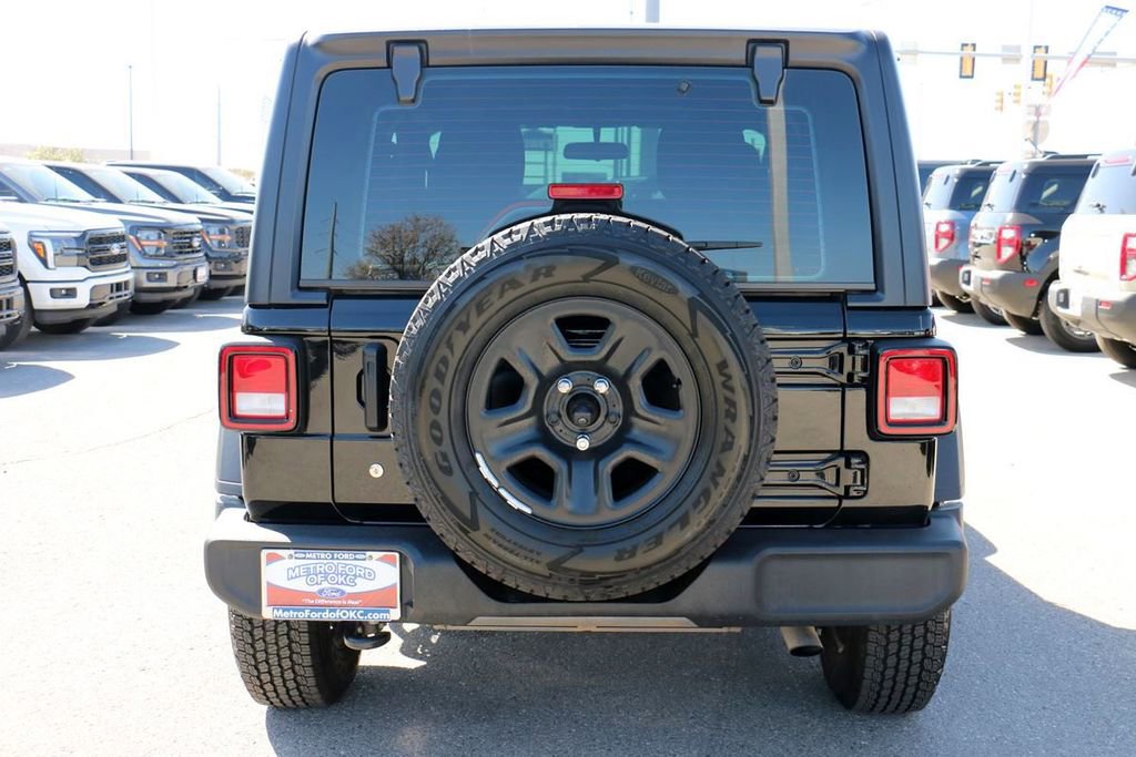 Used 2022 Jeep Wrangler Sport image 6