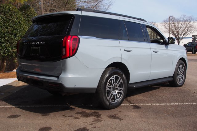 Certified 2025 Ford Expedition Active image 5