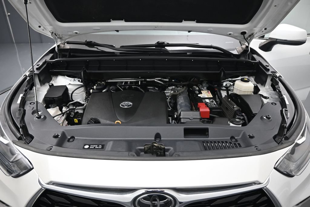 Used 2022 Toyota Highlander Limited FWD image 30