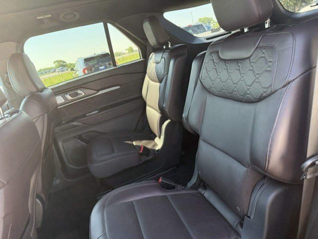 Certified 2025 Ford Explorer Platinum w/ LUX Leather Package AWD/4WD image 26