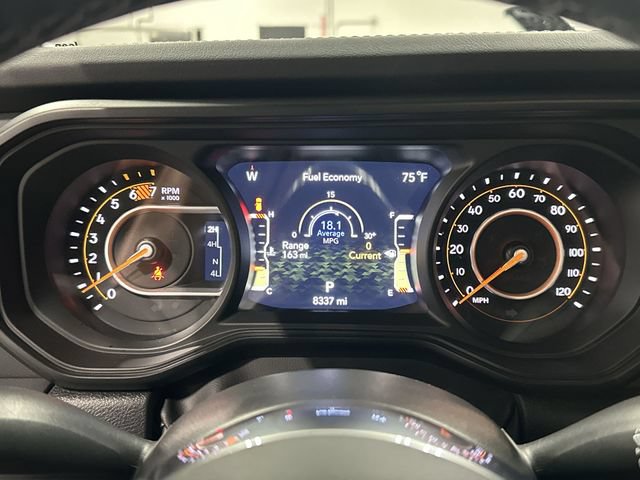 Used 2025 Jeep Wrangler Unlimited Sahara AWD/4WD image 14