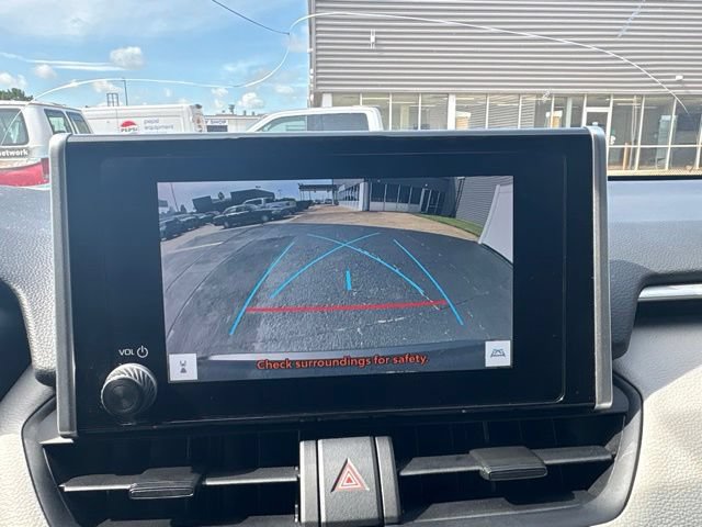Used 2025 Toyota RAV4 XLE w/ Convenience Package FWD image 28